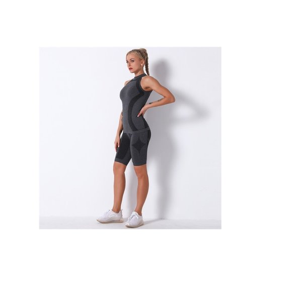 Compression Suit Shorts & Top - Activewear 2 piece set - Bermuda Shorts and Top - Picture 5 of 10